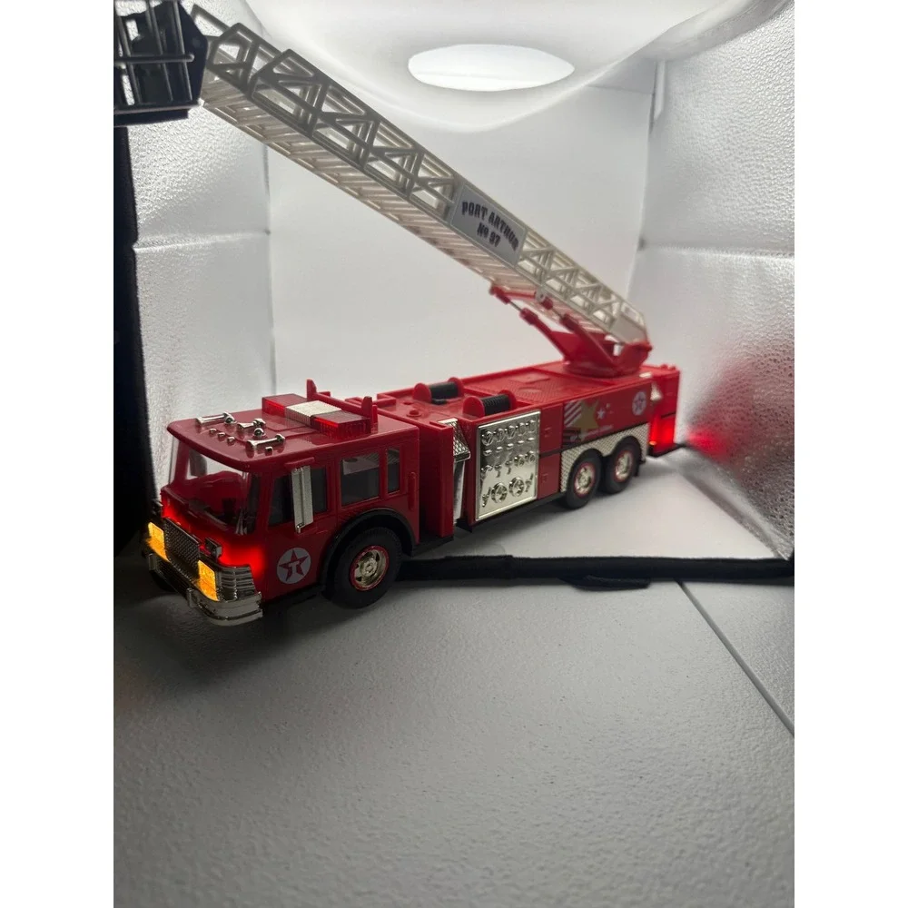 Texaco Port Arthur No 97 Fire Engine Toy Truck 1997 Edition Red with Lights